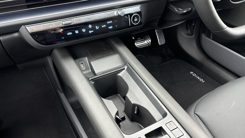 Hyundai IONIQ 6 239kW Ultimate 77kWh 4dr AWD Auto Electric Saloon